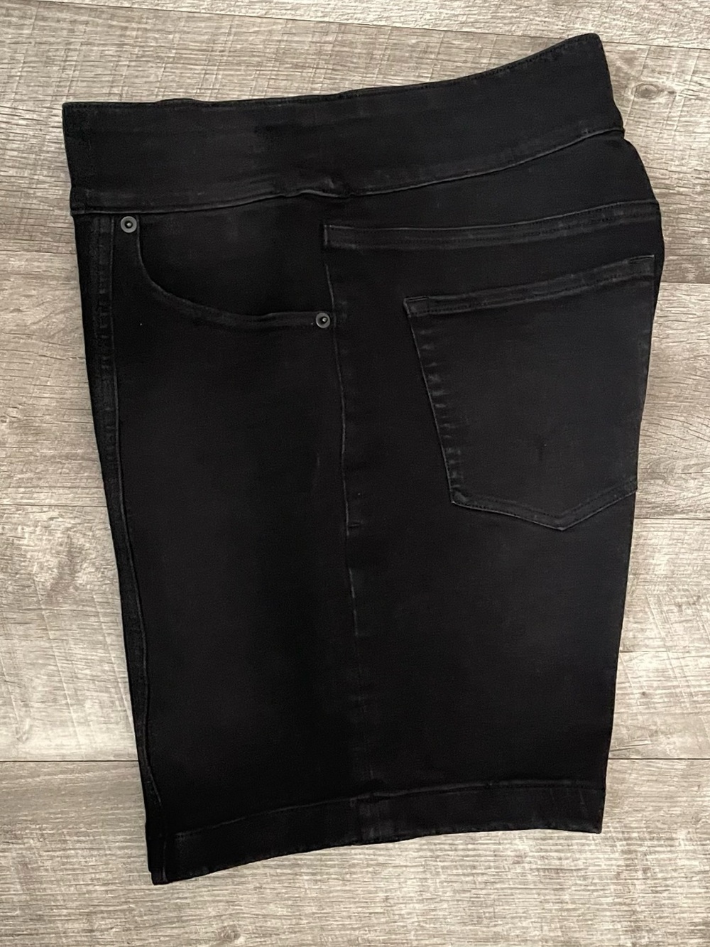 Duluth Trading Co Black Pull-On Jean Shorts - Picture 5 of 8